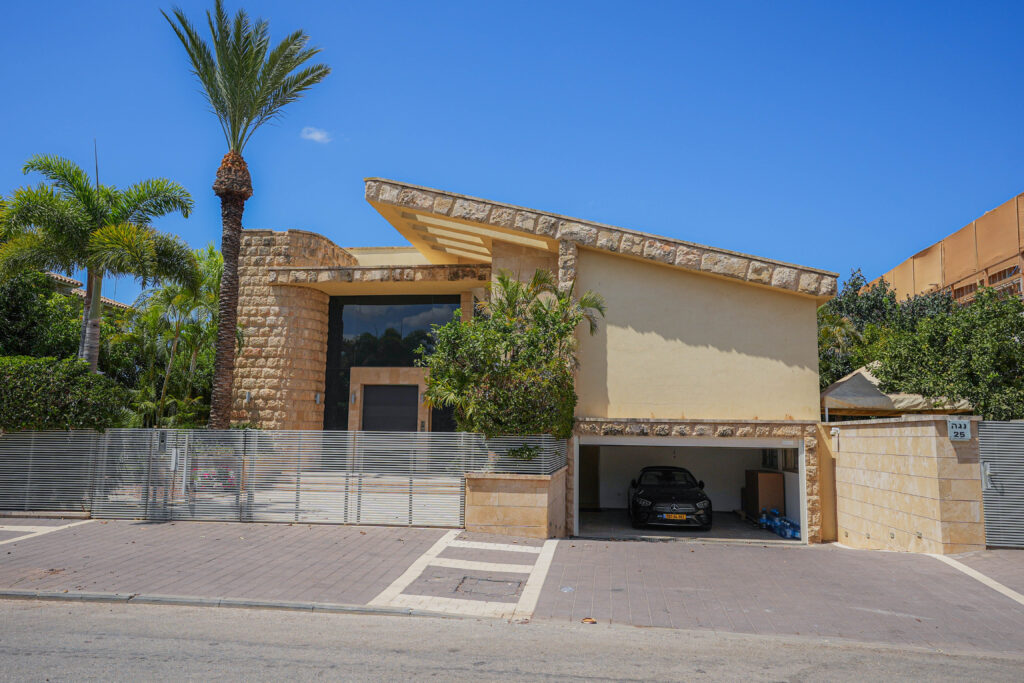 וילה למכירה בדיסקונט